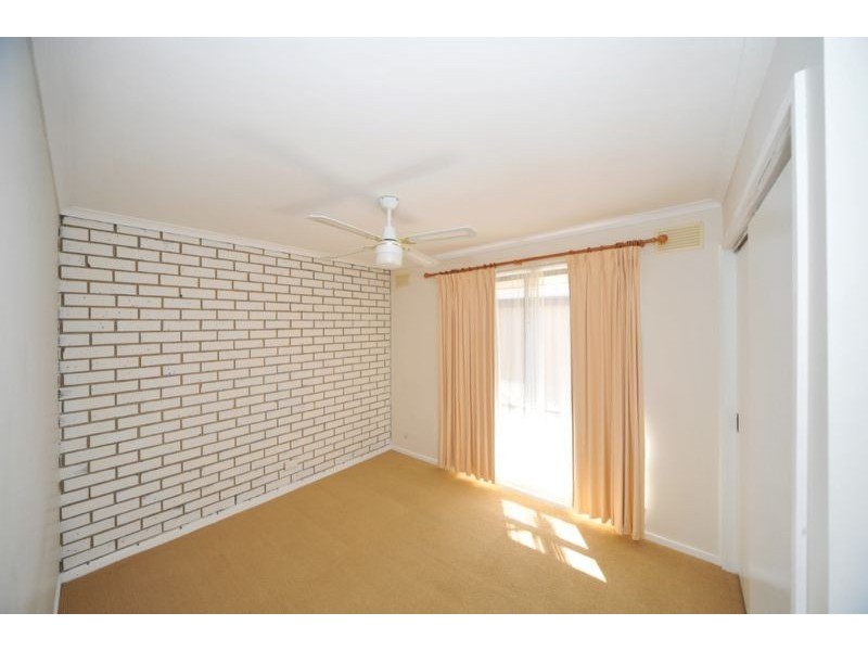 2/6 Cockerell Court, Kennington VIC 3550