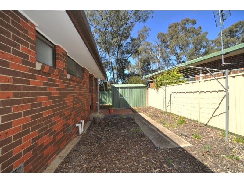2/6 Cockerell Court, Kennington VIC 3550