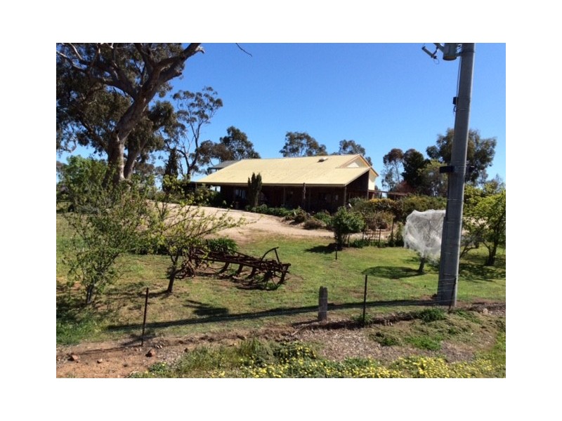 101 Douglas Road, Baringhup VIC 3463