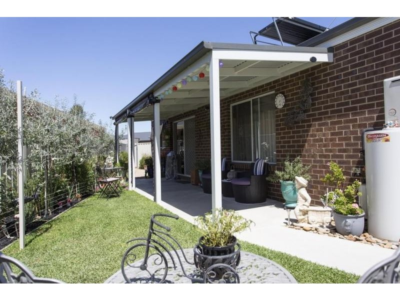 30 Barnett Drive, Kangaroo Flat VIC 3555