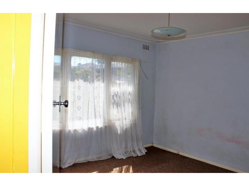 10 Lansell Street, Kangaroo Flat VIC 3555