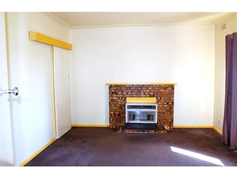 10 Lansell Street, Kangaroo Flat VIC 3555