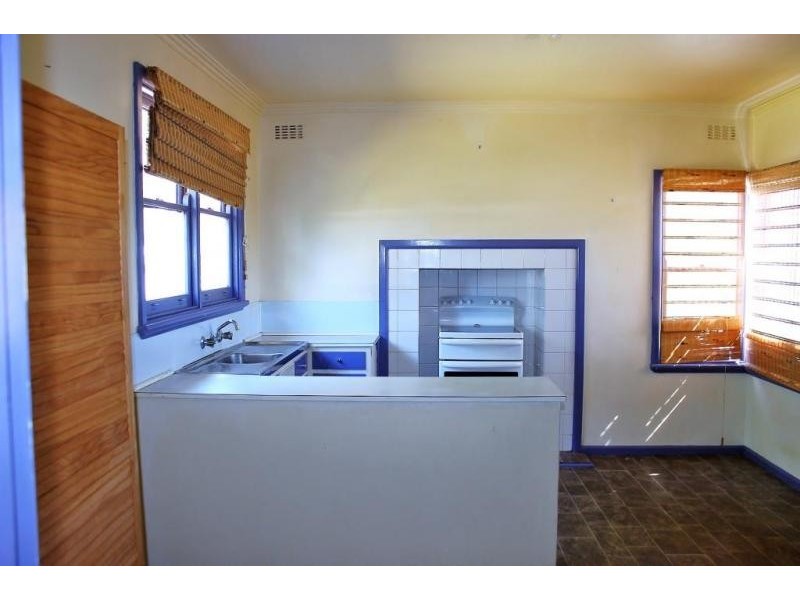 10 Lansell Street, Kangaroo Flat VIC 3555