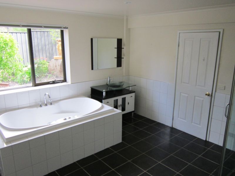 163 Edwards Road, Kennington VIC 3550