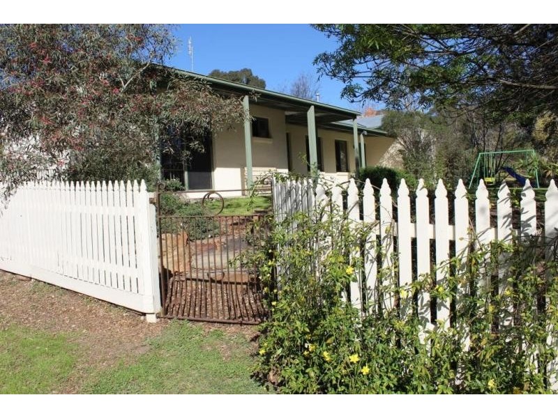 4 Fryers Road, Chewton VIC 3451