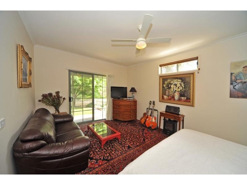 4 Fryers Road, Chewton VIC 3451