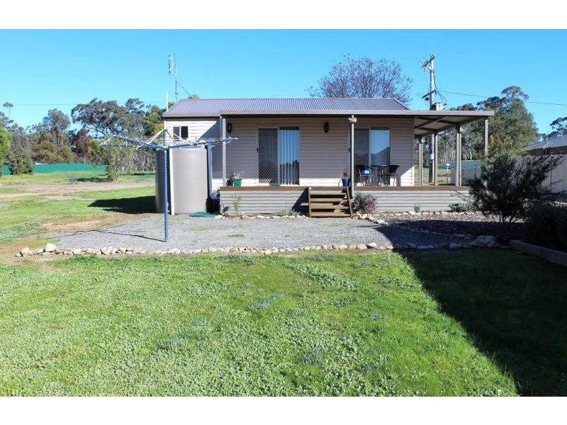 27 Ridge Street, Wedderburn VIC 3518