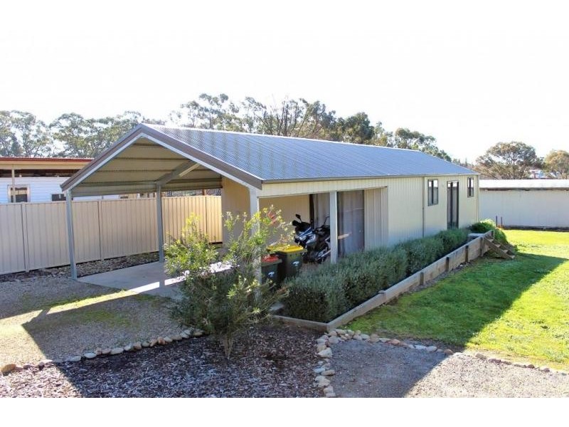 27 Ridge Street, Wedderburn VIC 3518