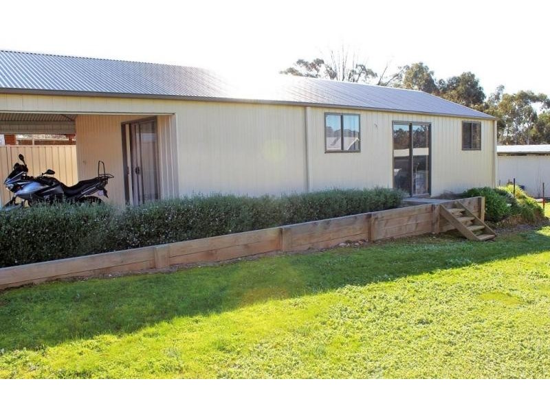 27 Ridge Street, Wedderburn VIC 3518