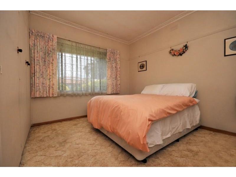 5 Lindsay Street, Kangaroo Flat VIC 3555