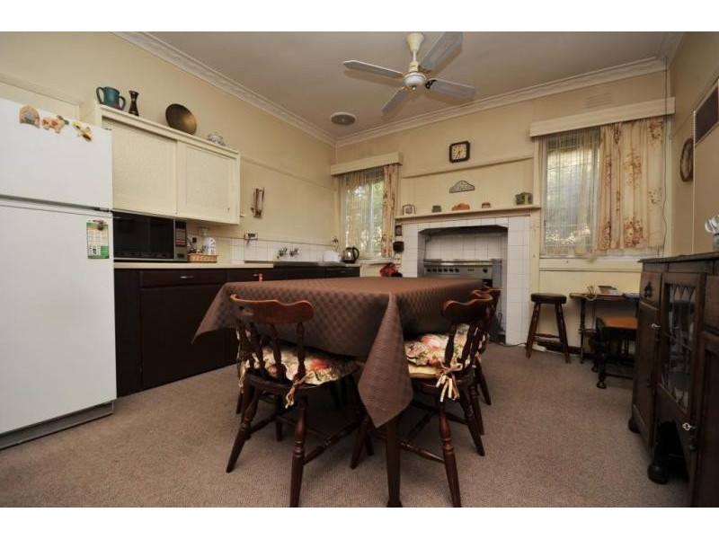5 Lindsay Street, Kangaroo Flat VIC 3555