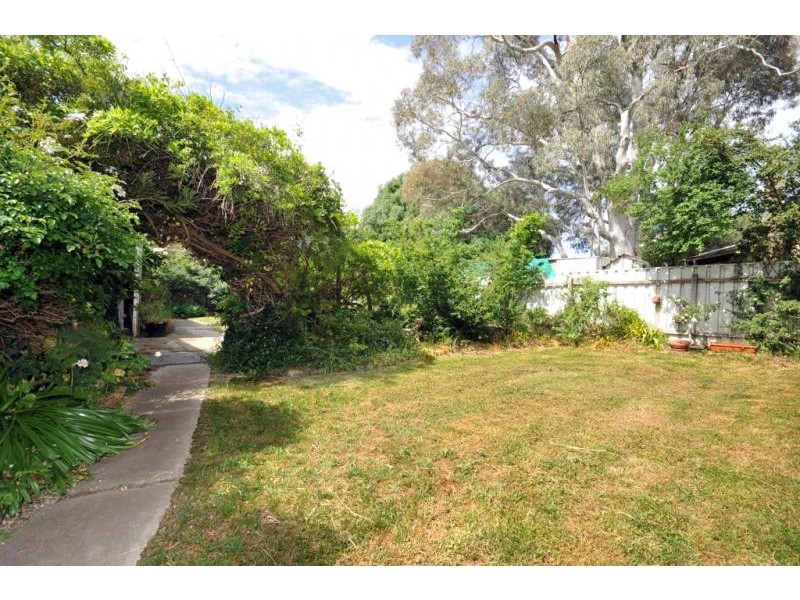 5 Lindsay Street, Kangaroo Flat VIC 3555