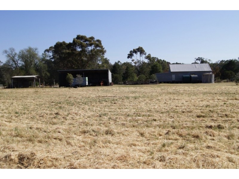 23 Calder Highway, Wedderburn VIC 3518