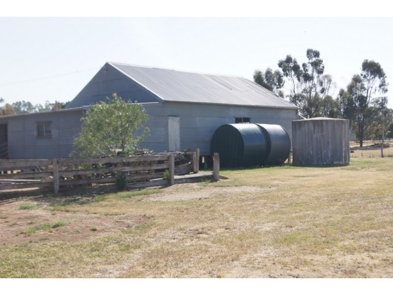23 Calder Highway, Wedderburn VIC 3518