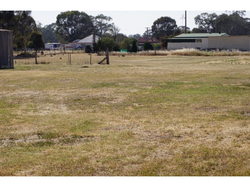 23 Calder Highway, Wedderburn VIC 3518