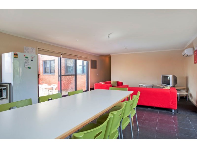 Room 2/31 Churchill Avenue, Flora Hill VIC 3550