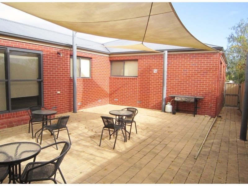 Room 2/31 Churchill Avenue, Flora Hill VIC 3550