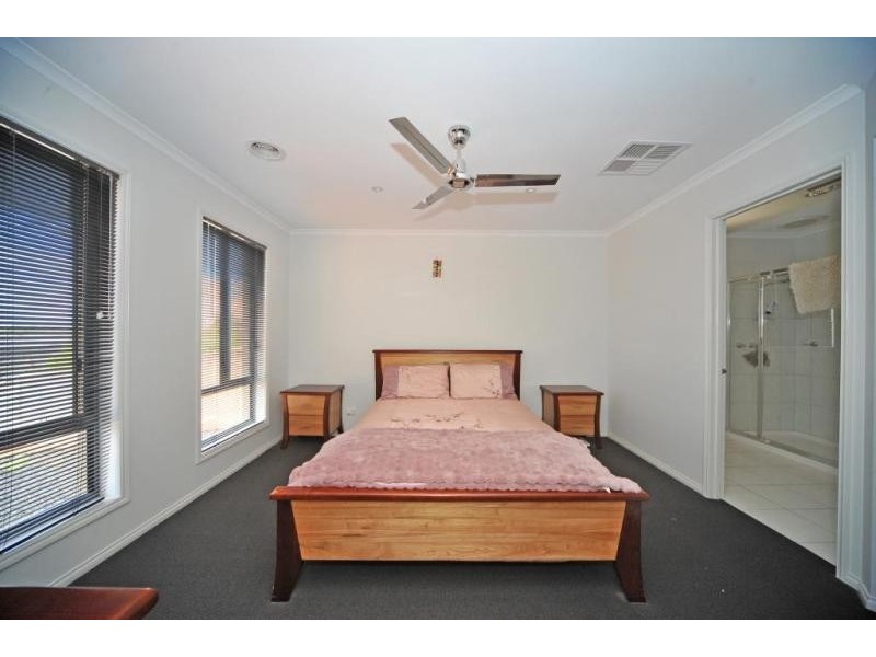 33 Arthurs Crescent, Strathfieldsaye VIC 3551