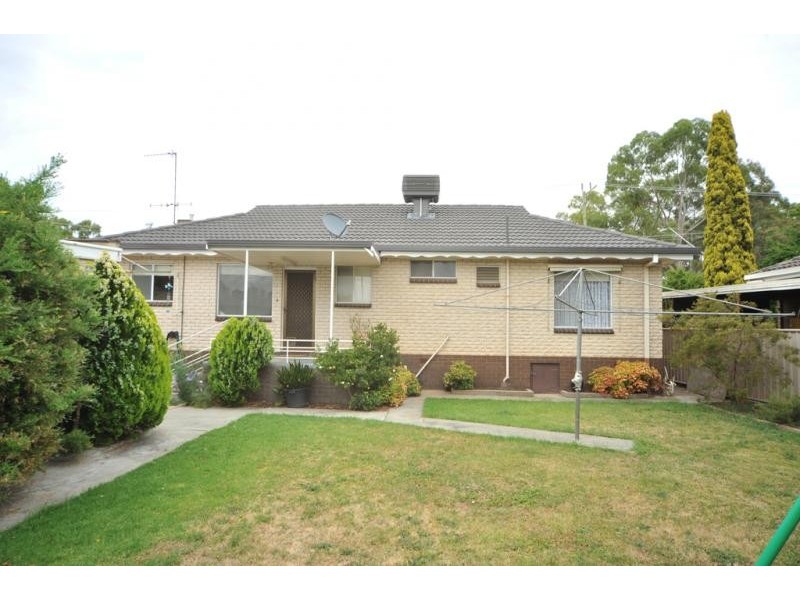 5 Oak Street, Golden Square VIC 3555