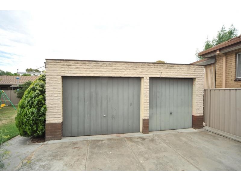 5 Oak Street, Golden Square VIC 3555