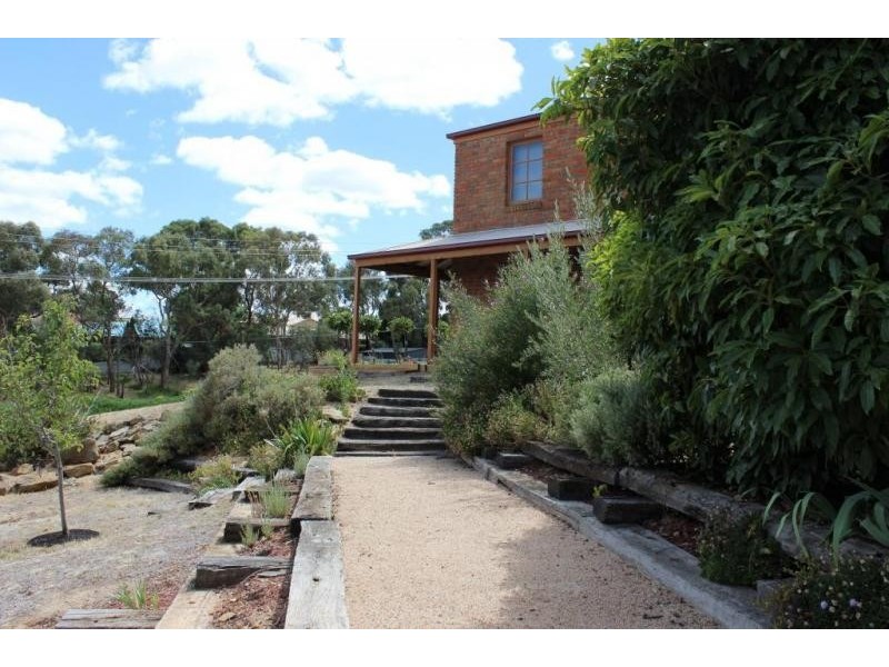 22 Deakin Drive, Flora Hill VIC 3550