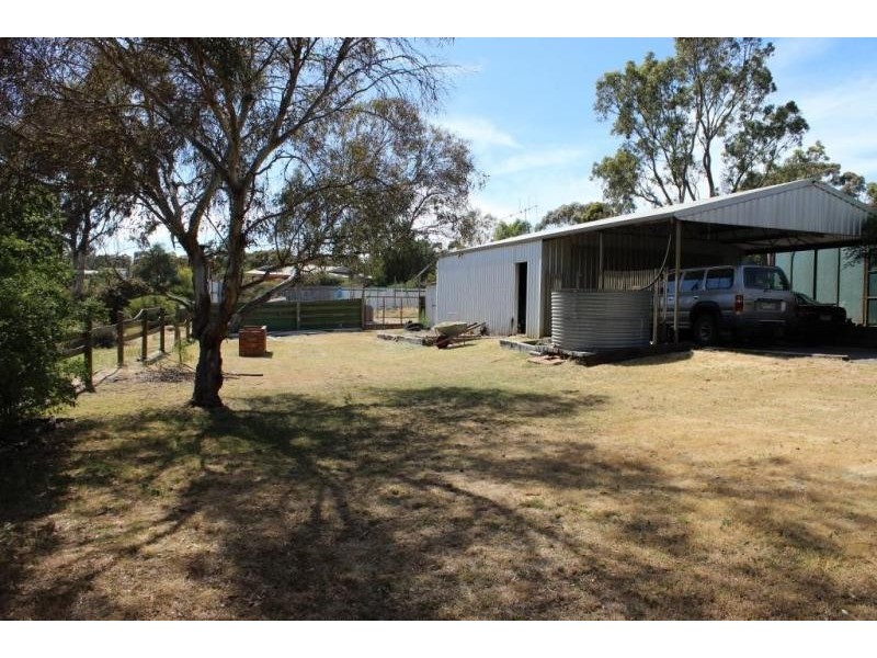257 Allingham Street, Kangaroo Flat VIC 3555