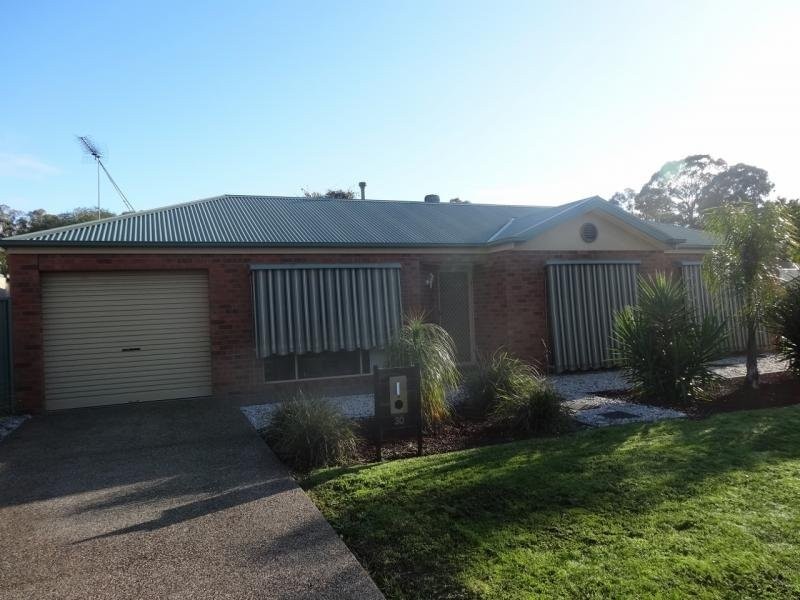 30 Hope Street, Kangaroo Flat VIC 3555