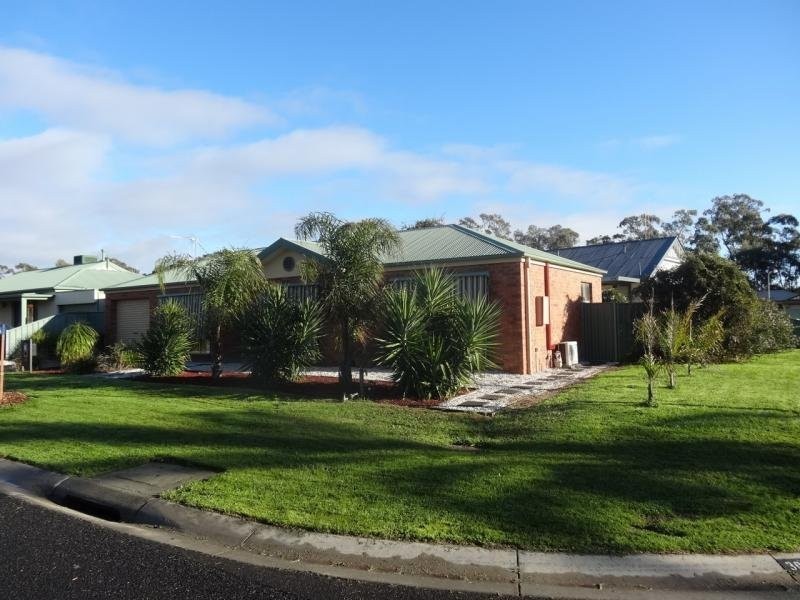 30 Hope Street, Kangaroo Flat VIC 3555