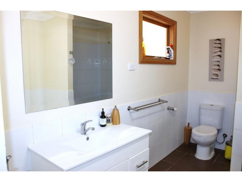 33 Charlton Road, Wedderburn VIC 3518