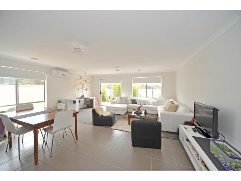 3 Barnett Drive, Kangaroo Flat VIC 3555