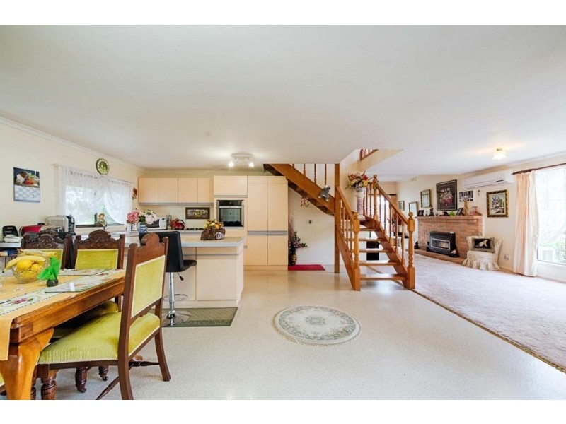 16 Baird Street, Castlemaine VIC 3450