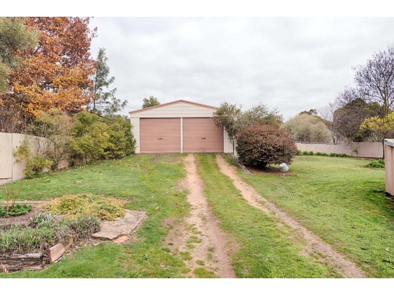 16 Baird Street, Castlemaine VIC 3450
