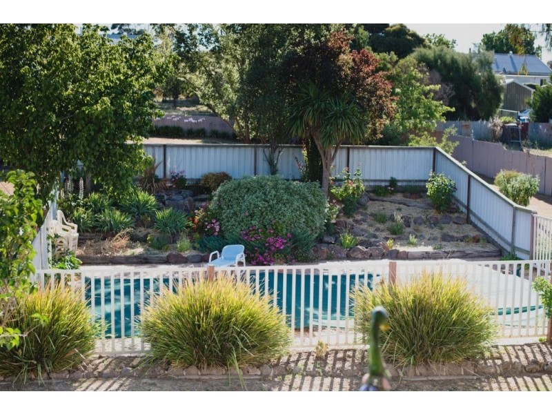 16 Baird Street, Castlemaine VIC 3450