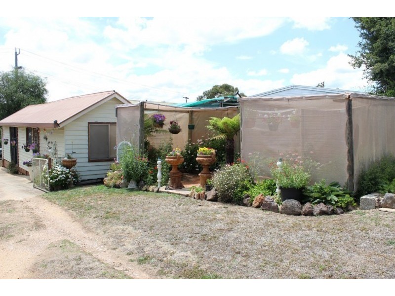 16 Baird Street, Castlemaine VIC 3450