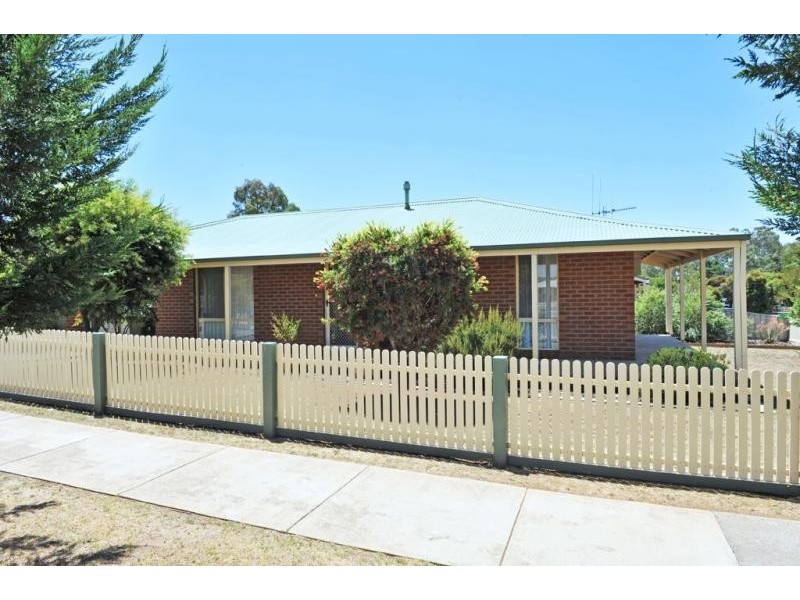 16 Wesley Street, Kangaroo Flat VIC 3555