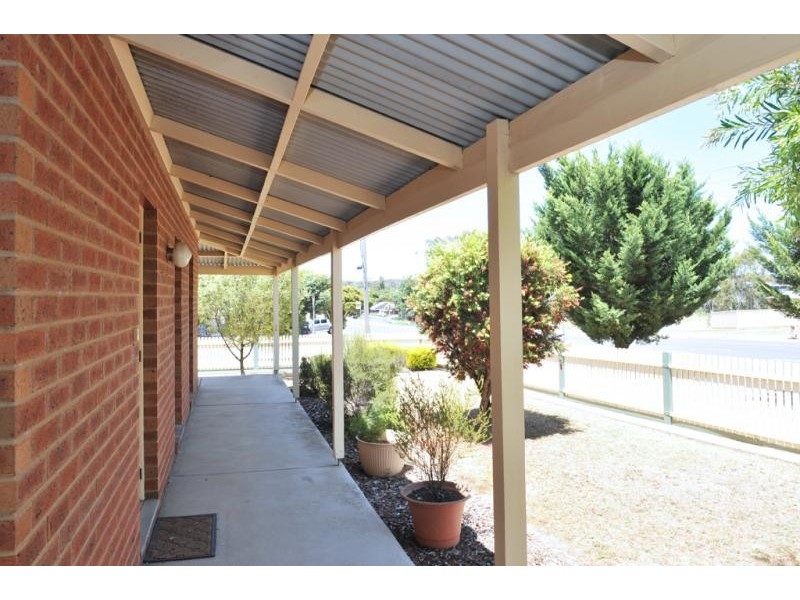 16 Wesley Street, Kangaroo Flat VIC 3555