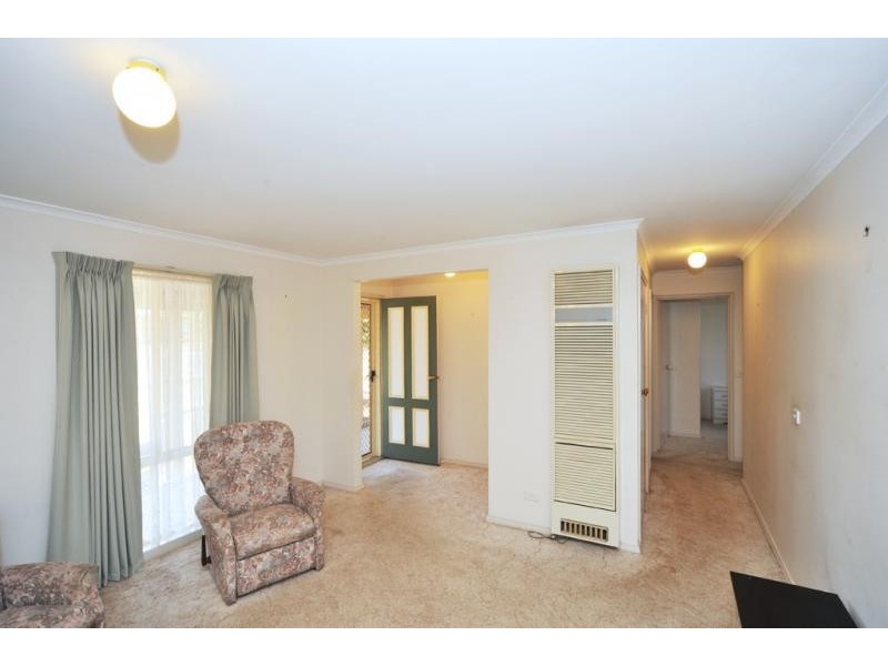 16 Wesley Street, Kangaroo Flat VIC 3555
