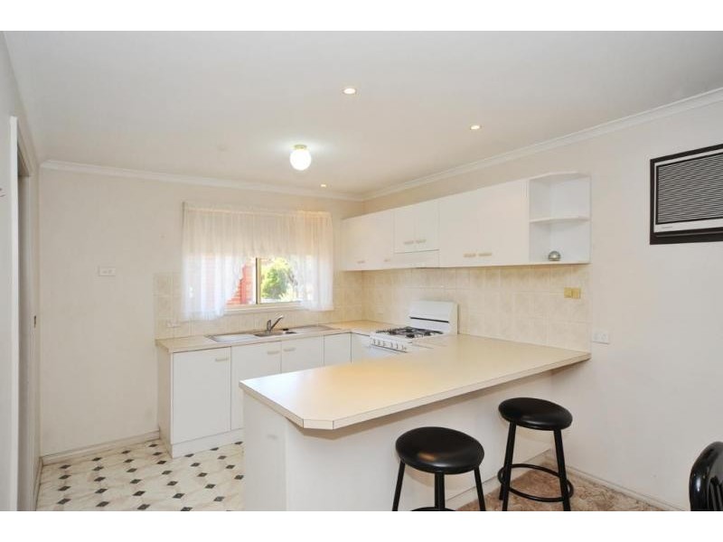 16 Wesley Street, Kangaroo Flat VIC 3555