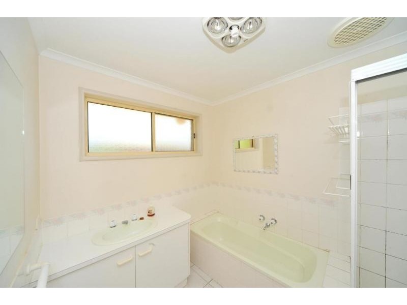16 Wesley Street, Kangaroo Flat VIC 3555