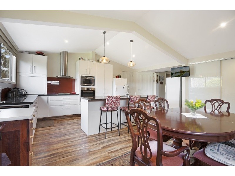 2382 Harmony Way, Elphinstone VIC 3448