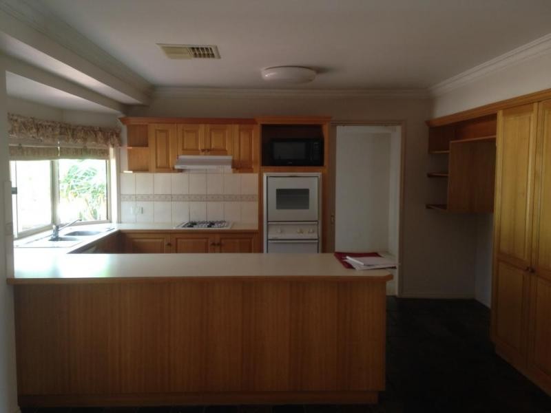 4 Ella Court, Strathdale VIC 3550