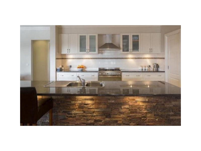 16 Irrabella Place, Kangaroo Flat VIC 3555