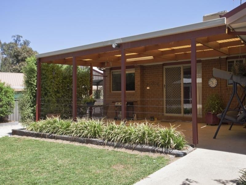 35 Gallway Drive, Eaglehawk VIC 3556