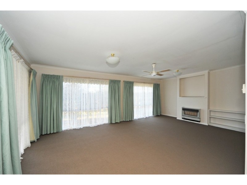 34 Magellan Crescent, Kangaroo Flat VIC 3555