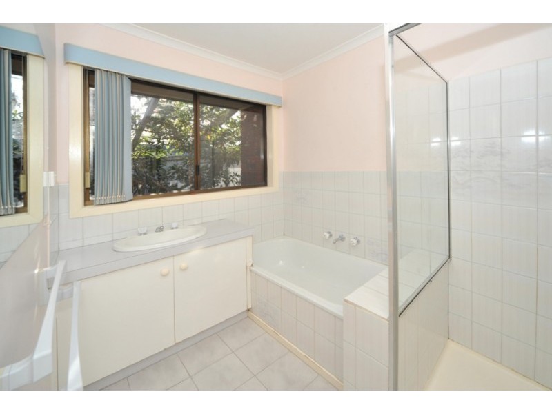 34 Magellan Crescent, Kangaroo Flat VIC 3555