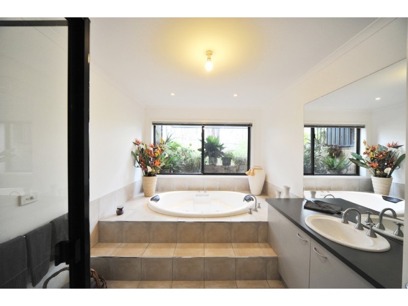 5 Kenny Court, Kangaroo Flat VIC 3555