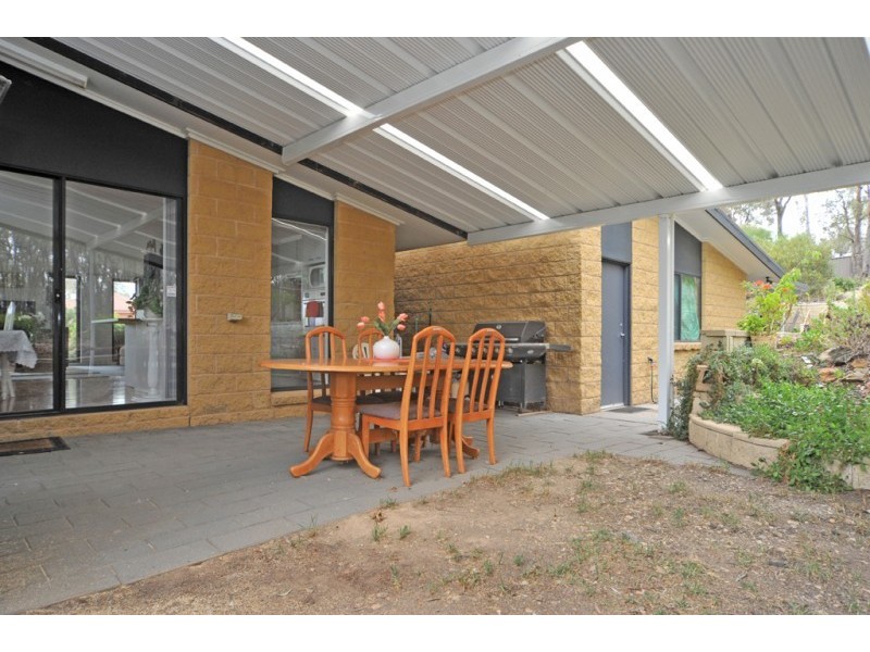 5 Kenny Court, Kangaroo Flat VIC 3555