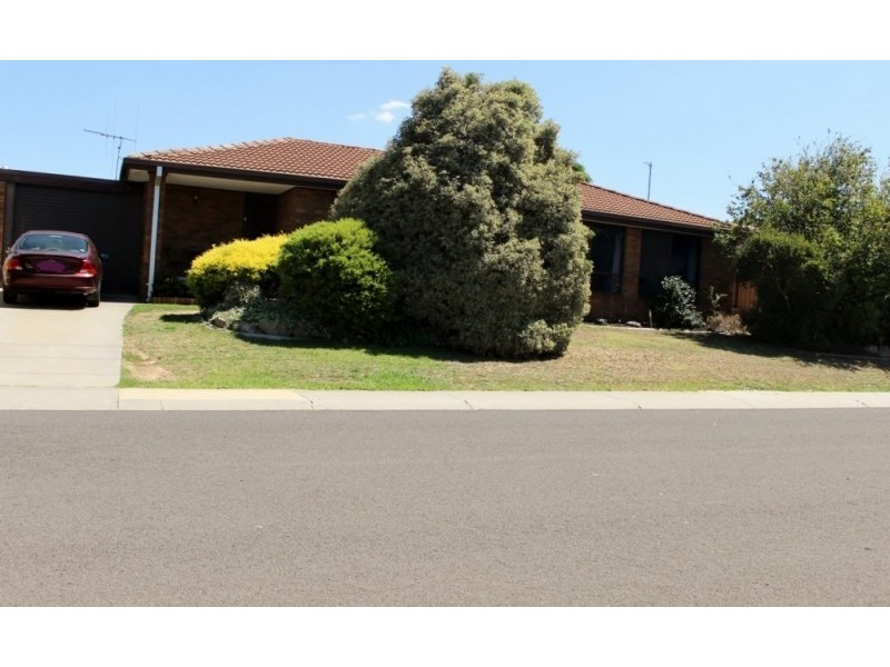 30 William Drive, Kangaroo Flat VIC 3555