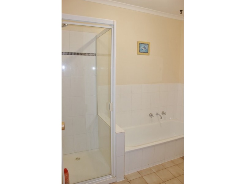 30 William Drive, Kangaroo Flat VIC 3555