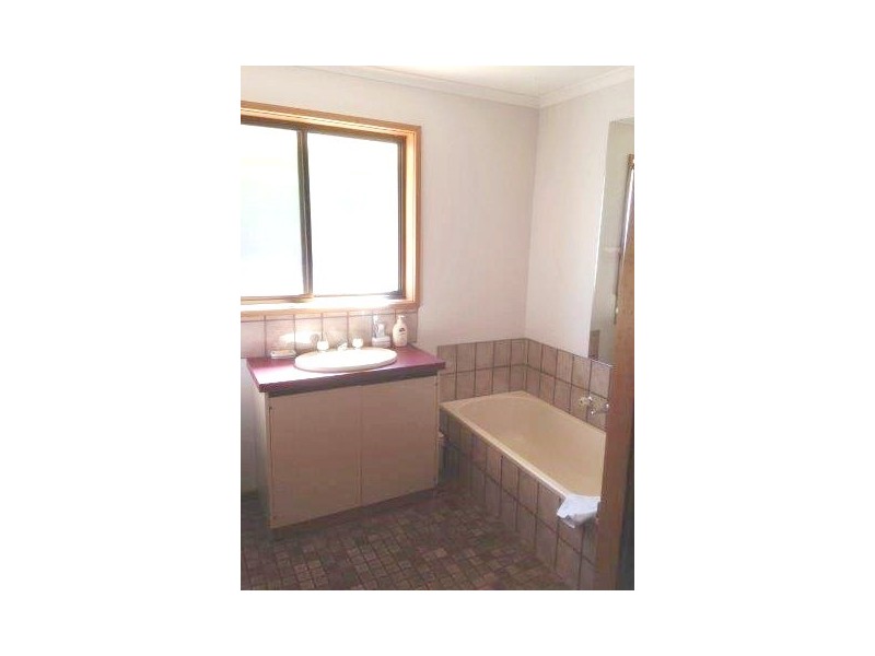 28 Mistletoe Street, Golden Square VIC 3555